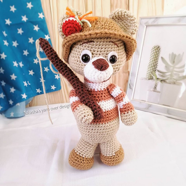 Amigurumi fishing bear