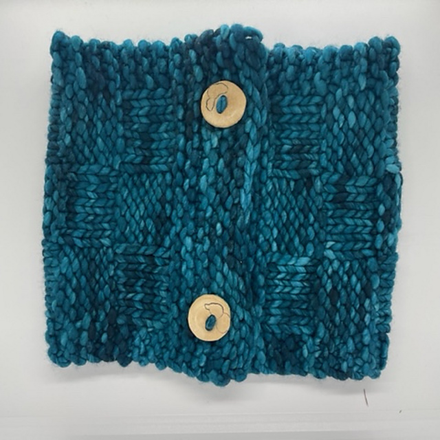 Bulky Buttoned Cowl