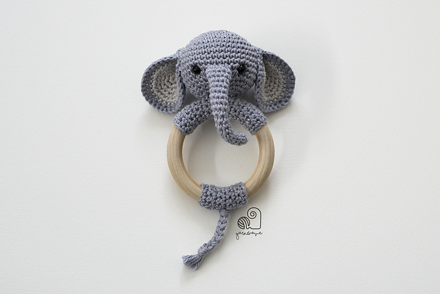 Joe the Elephant rattle