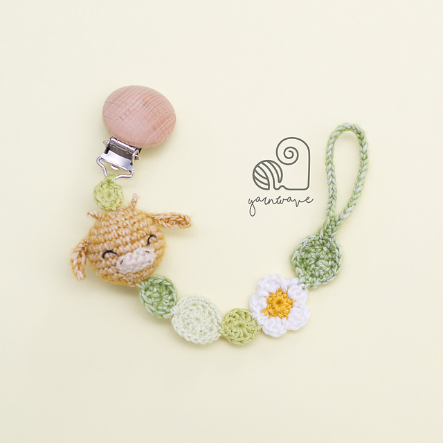 Ginny the Giraffe pacifier clip