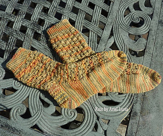 Acorn Basket Socks