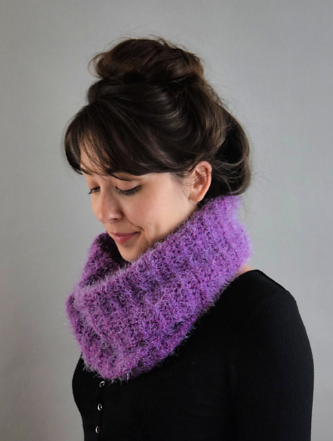 Saeki Infinity Scarf
