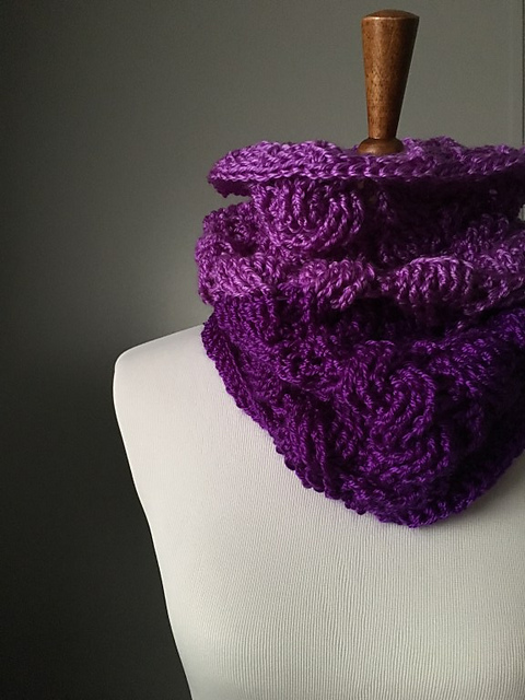 Wheat Cable Cowl