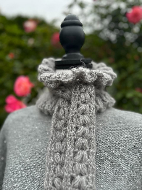 Ravelry: Vintage Ruffled Scarf pattern by Larysa Shakhrai