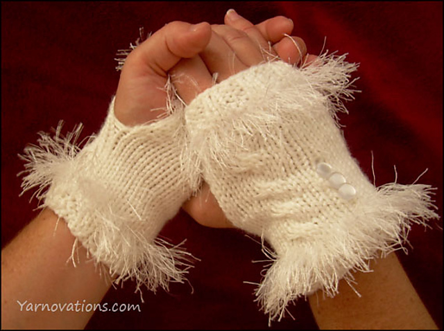 White Mistress - Simple Cable Fingerless Gloves