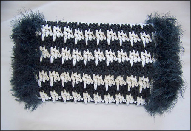 Houndstooth Muff
