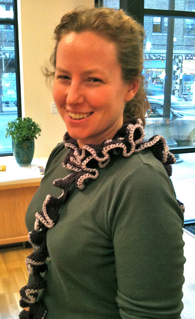 Super Easy Ruffled Scarf for Beginners