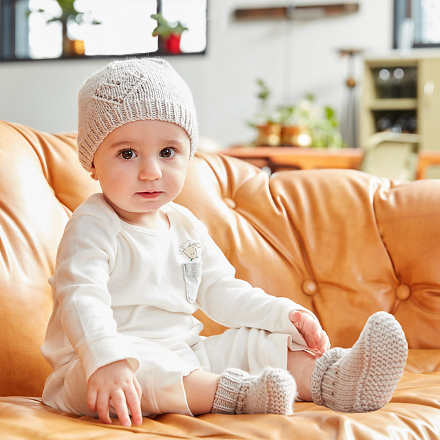 Cutie Booties and Cap (booties)