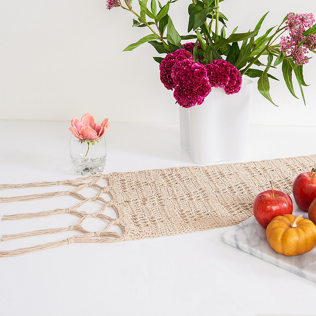 Geo Filet Table Runner