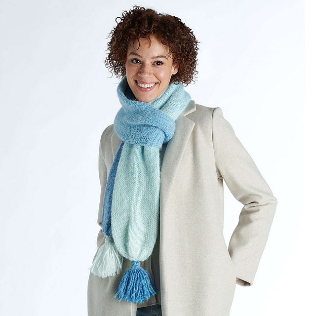 Fade Out Knit Scarf