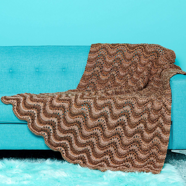 Classic Feather & Fan Blanket