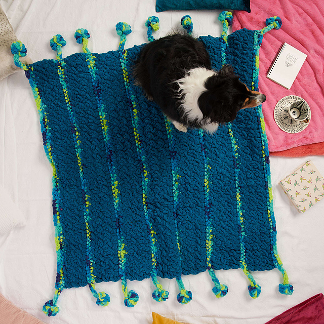 Big Poms Blanket
