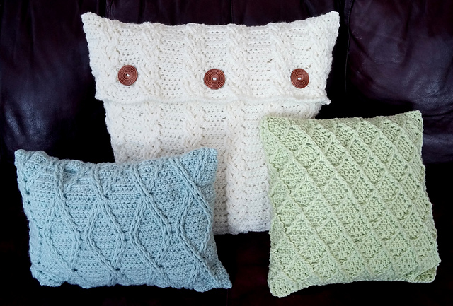 3 Cabled Pillow Covers