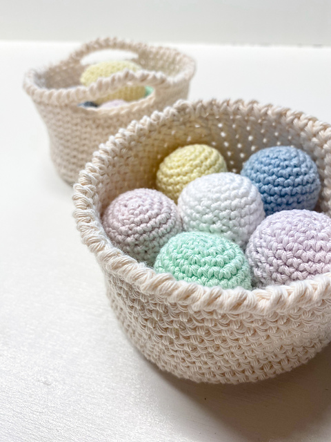 Crojo Easter Eggs and Basket
