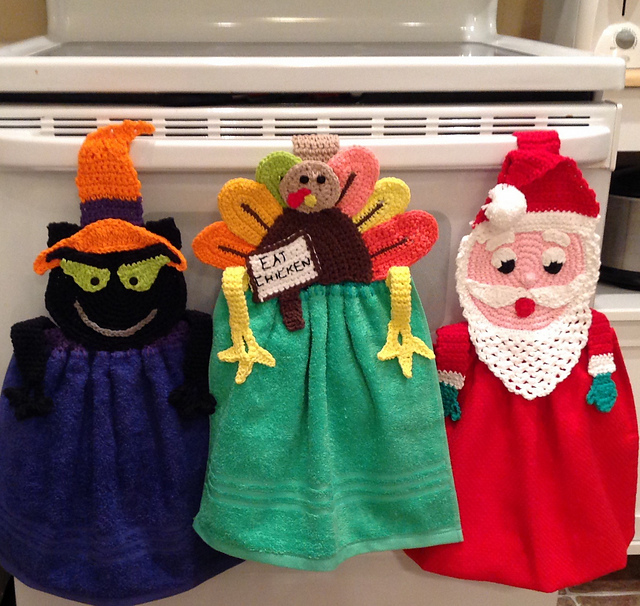Holiday Trilogy Towel Toppers
