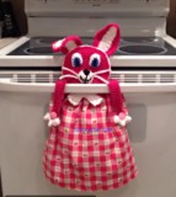 Ravelry Easter Bunny Towel Topper pattern by Patricia Marie