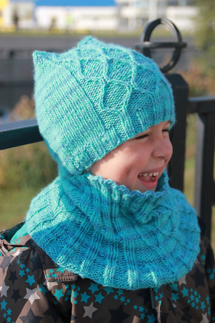 Vezelka Cowl