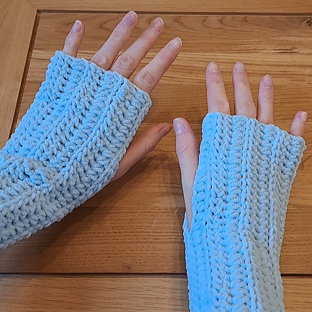 Fingerless Gloves