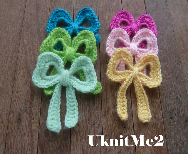 Bow Applique crochet embellishment