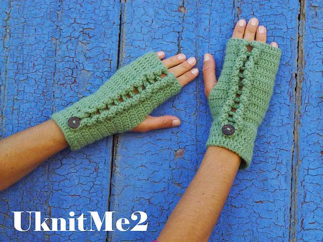 Fingerless Ello Mittens