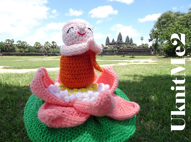 Buddha monk meditation doll, lotus and leaf bag