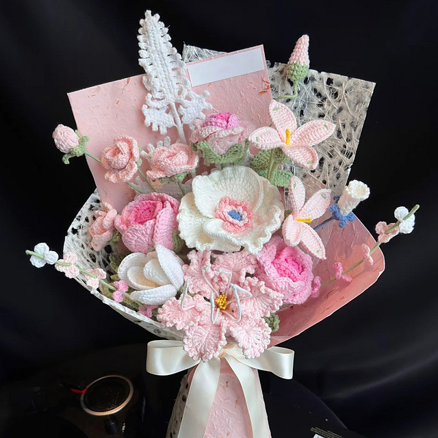 Ravelry: 8in1 Crape myrtle Crochet Flower Bouquet pattern by Yui Sun