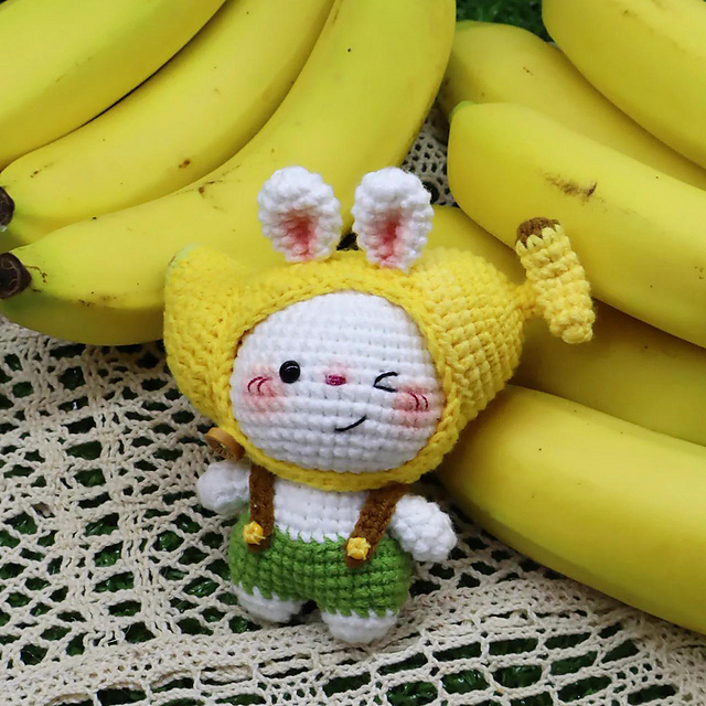 Ravelry Amigurumi Bunny with Banana Hat pattern by Yui Sun