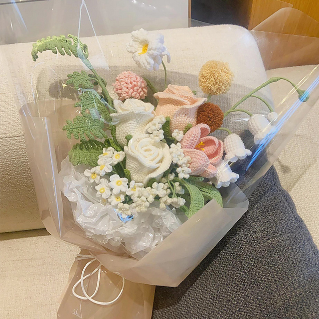 9in1 Wine glass rose Crochet Flower Bouquet