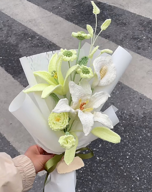6in1 Lily Crochet Flower Bouquet
