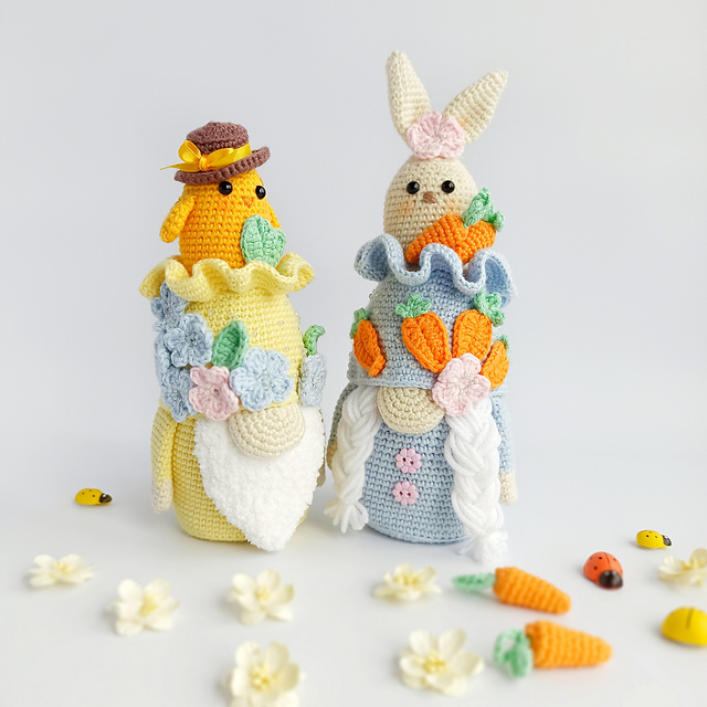 blue and yellow gnomes