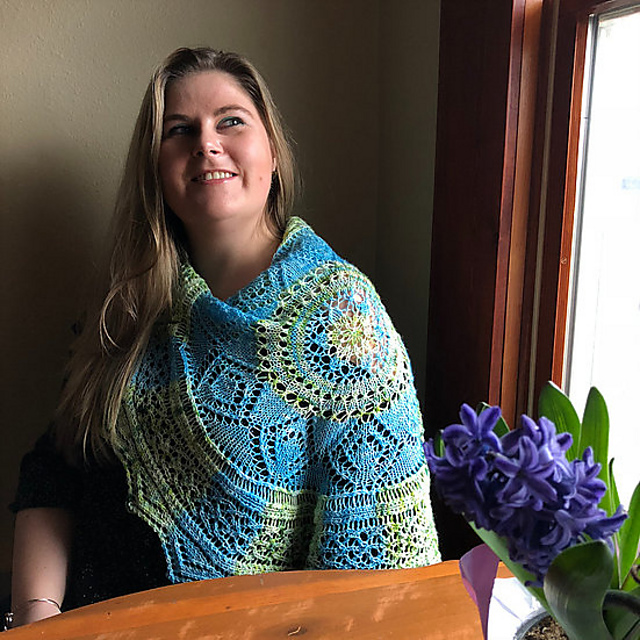Kindly Hosts Shawl