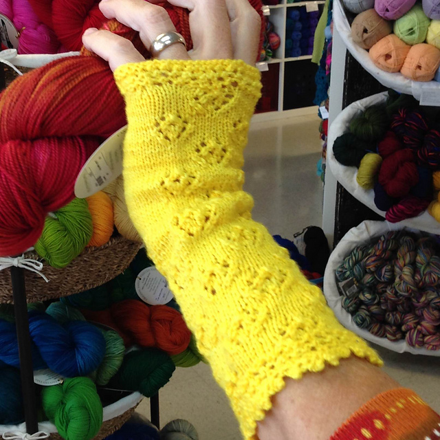 Yellow Rose Mitts