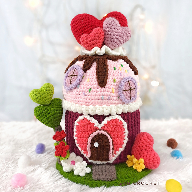 Valentine Cupcake Fairy House