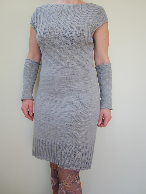 # 07 Minikleid und Armstulpen