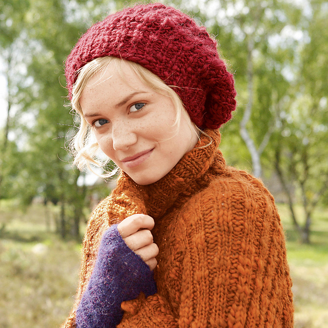 15 Weinrote Mütze / Wine Red Hat