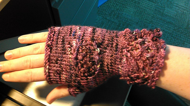 Medallion Fingerless Gloves