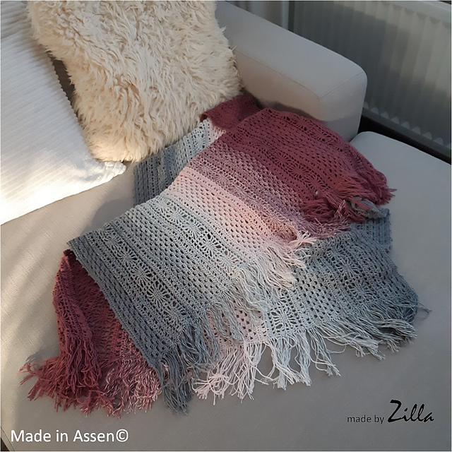 Granny Loves Spiders Shawl recht/straight