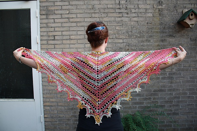 Pink Delight Shawlette