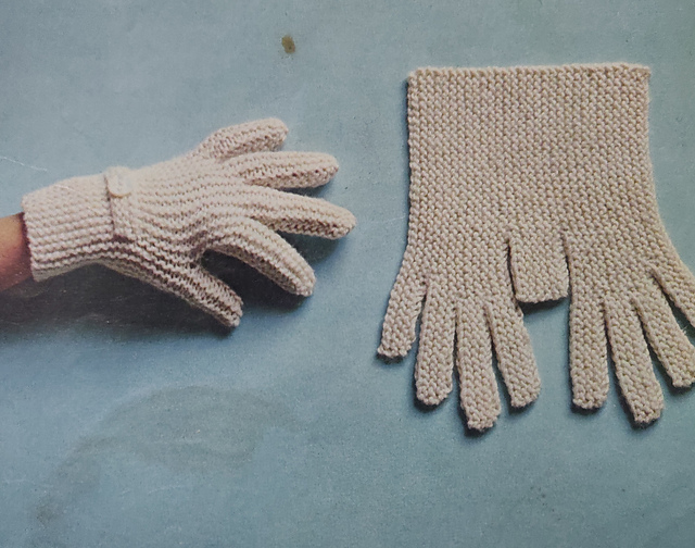 Easy Knit Gloves #770-8
