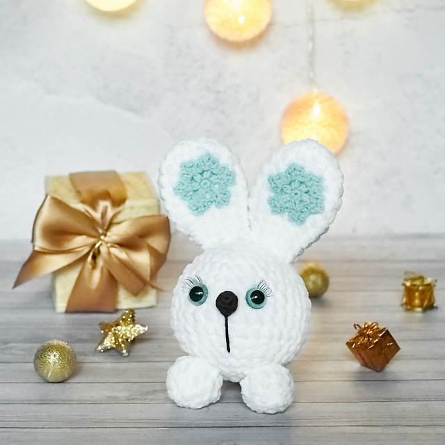 Winter bunny "Snowball"