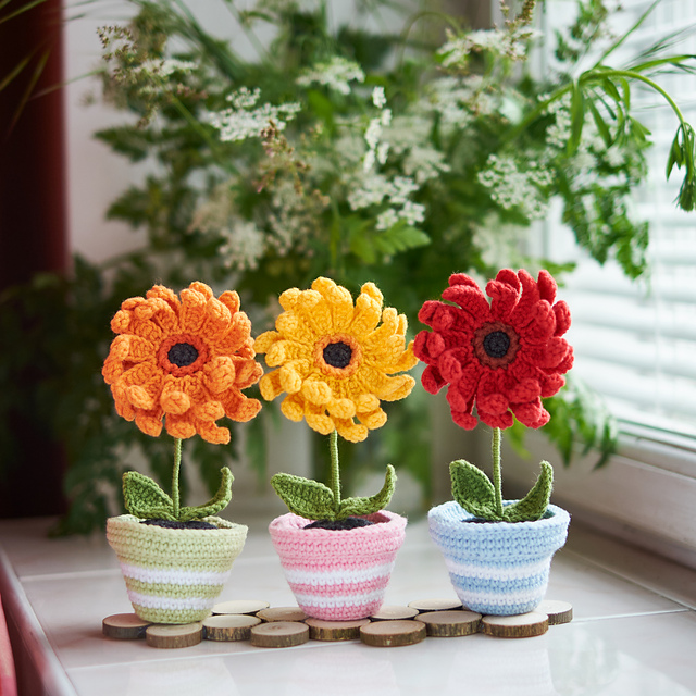 Ravelry: Flower in a pot pattern by Zayceva Natalia