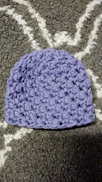 Quick seed stitch preemie hat