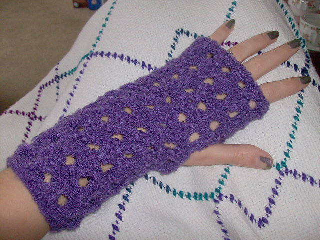 Fingerless Cross-stitch gloves