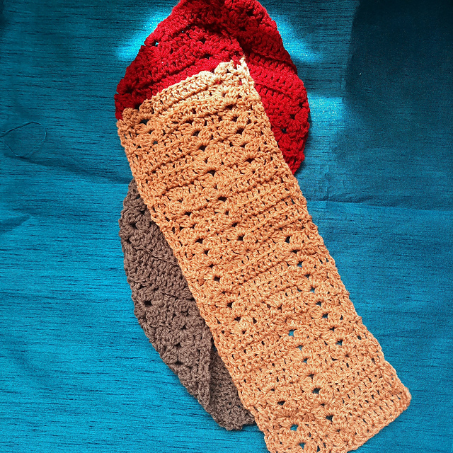 Climbing Hearts Scarf