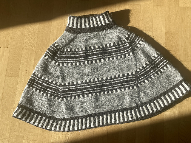 RÁTNU PONCHO