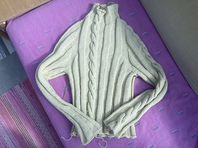TIRA SWEATER
