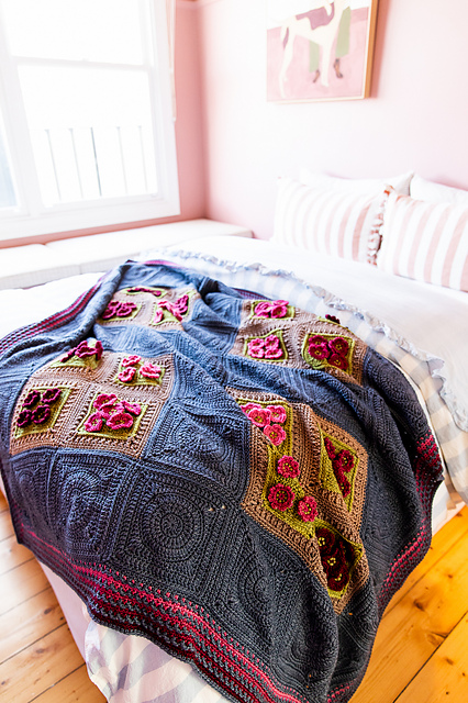 Grandeur Flower Beds Blanket