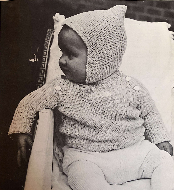 Ribbed jumper and bonnet