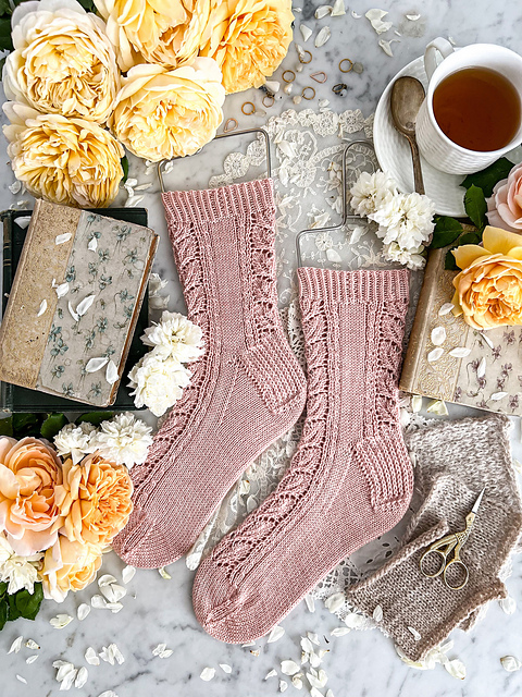 Pyrifera Socks
