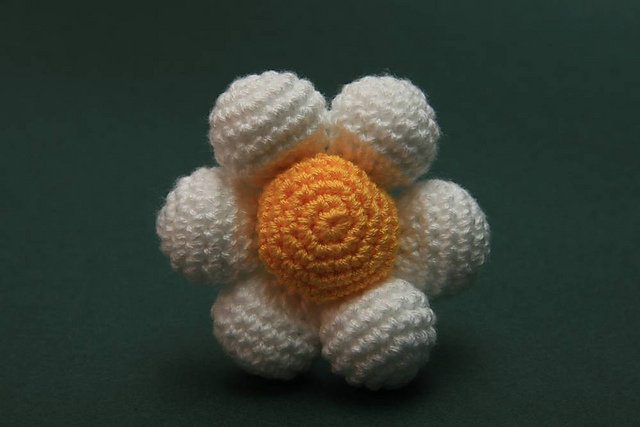 Amigurumi flower